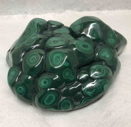 Grosse pierre Malachite H 8 cm Sedan Ardennes