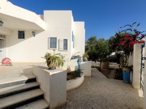 vente grande villa À houmt souk djerba zu rÉf Tunisie