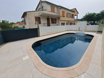 Ensemble gîte et piscine