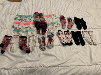 Lot sous vêtements culottes et chaussettes