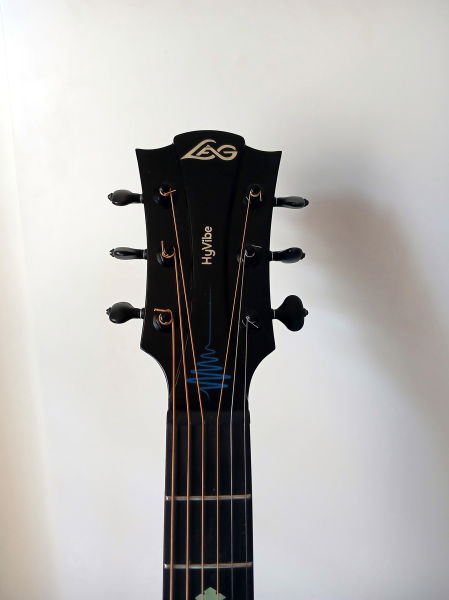 Guitare LAG