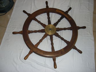 Grande barre roue bois d&#039;acajou Beaulieu-sur-Mer Alpes Maritimes