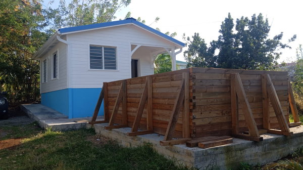 Bungalow blanc de Frégate en Location saisonnière.