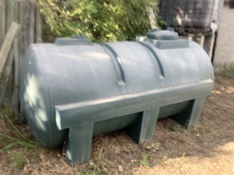 Annonce cuve 2000 L pompe Gordes Vaucluse