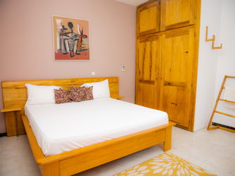 cHAMBRE 1 AVEC SALLE DE BAIN PRIVÉE
