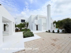 villa avec piscine S+5 à louer pour les vacances