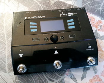 TC HELICON play accoustic