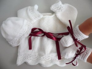 tricot laine bébé fait main brassière bordeaux Sète Hérault