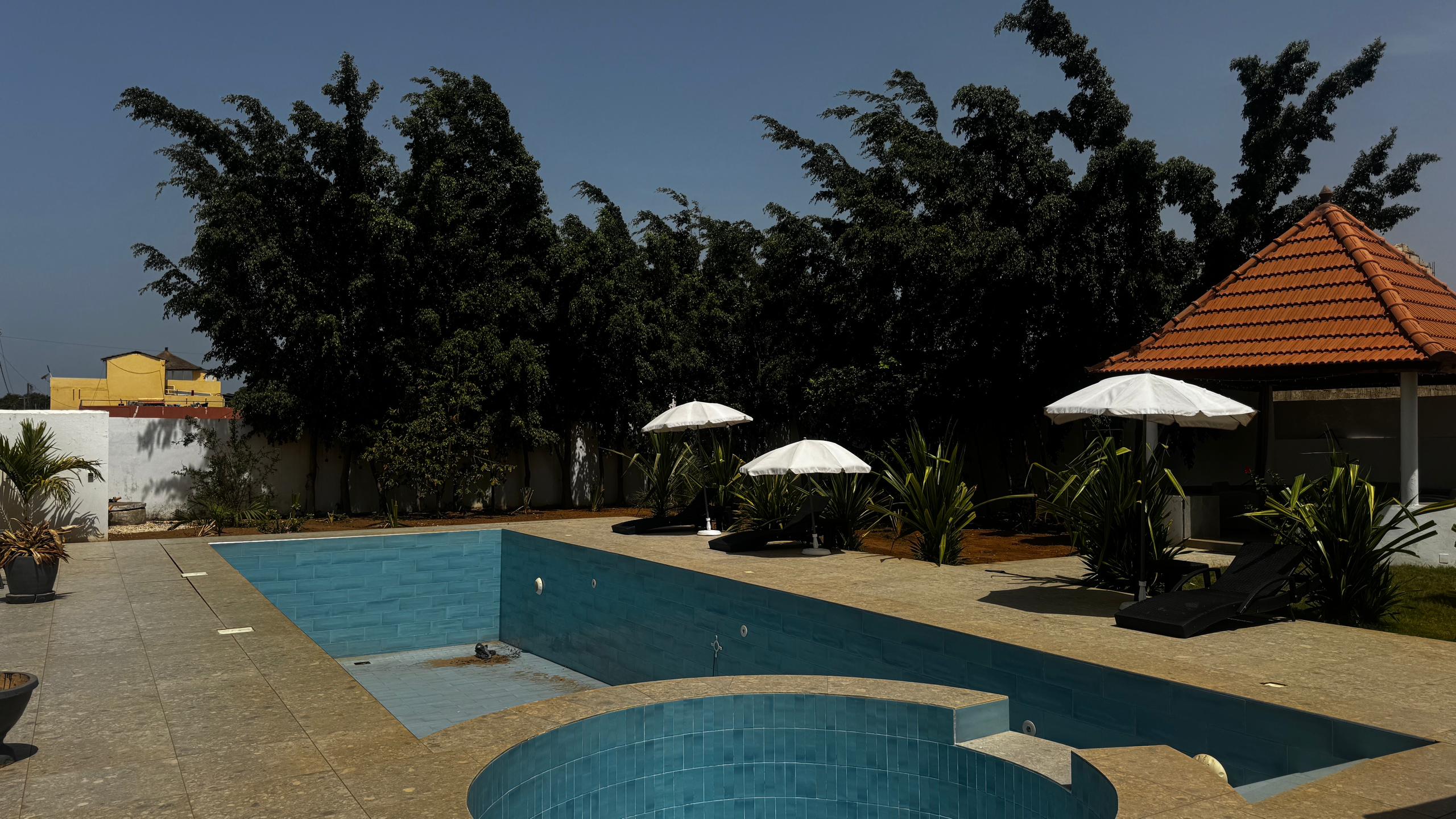 piscine, vu extérieur