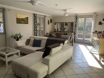 salon ouvert sur la cuisine