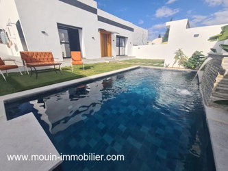 villa S+3 avec piscine proche de la polyclinique de hammamet