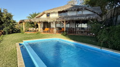 pool et villa