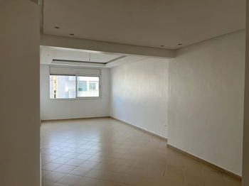 Location Joli appartement vide Agdal Rabat Maroc