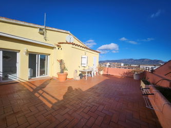 Terrasse 57 m2  dernier étage vue canal