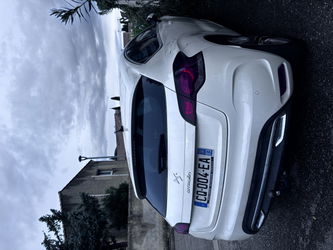 la DS4, très bien entretenue et très propre (je viens de la laver !)