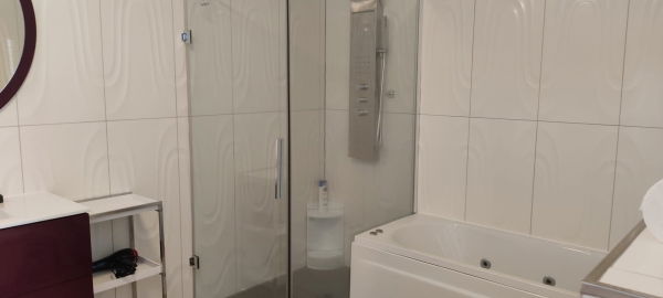 SALLE DE BAIN MASSAGE