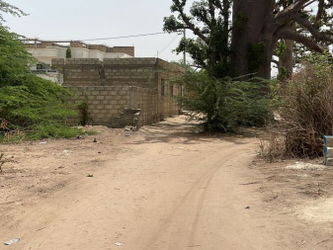 Terrain 300 mètres carrés à Nguékhokh