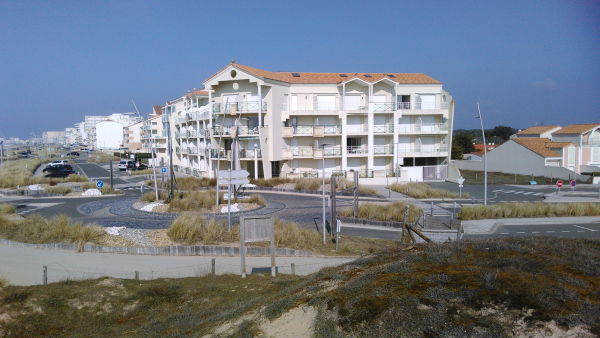 vue du balcon, notre appart ouvert au milieu