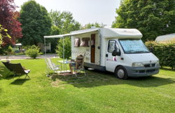 Emplacement camping car à louer dans camping 4*
