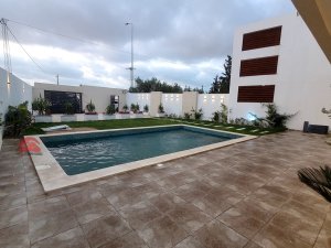 vente villa 4 suites indépendantes zone urbaine djerba Tunisie