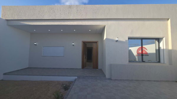 Villa moderne avec piscine