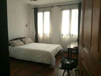 Location 1 APPARTEMENT MEUBLÉ ÉQUIPÉ TYPE T4 PLEIN CENTRE VILLE