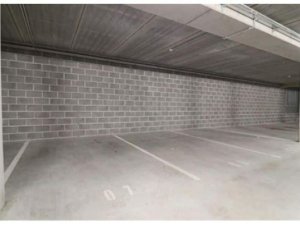 Garage / place de parking à louer à Tournai / Belgique