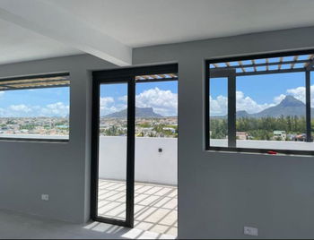 Annonce REVENTE APPARTEMENT MEUBLE VUE MONTAGNES & ROOFTOP FLIC FLAC – ILE MAURICE