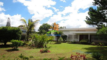 Location Villa basse F5 1 000m² terrain Analamahitsy Farango Madagascar