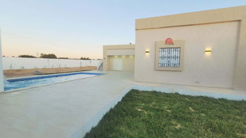 Vente VILLA PISCINE À SIDI JMOUR DJERBA RÉF Tunisie