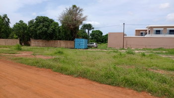 terrain 600 mètres carrés  à vendre à Saly