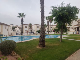 Vente Belle maison jumelée 1 jardin Torrevieja Espagne