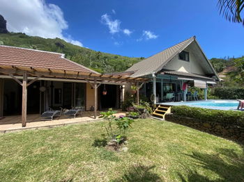 Magnifique Propriété de 4 Chambres avec Piscine à Moorea