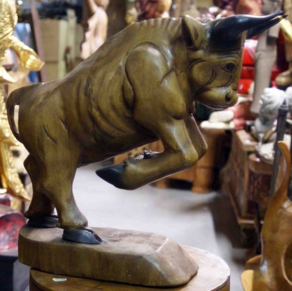statue taureau bois H 38 cm Sedan Ardennes