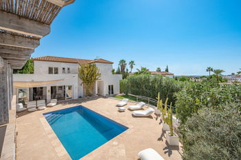 Vente BELLE VILLA 5 CHAMBRES PISCINE PRIVÉE À NUEVA ANDALUCIA MARBELLA