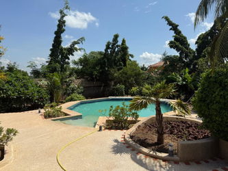 Grande propriété, belle piscine