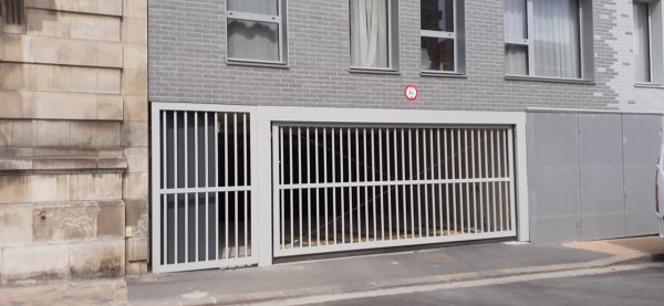 Particulier loue parking couvert 13 m² Quartier Ornano / Tondu Bordeaux