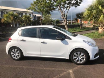 Annonce Peugeot 208 1 2 PureTech VTi 82 ch Access Pointe-à-Pitre Guadeloupe