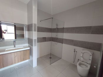 Annonce location AMBATOBE APPARTEMENT T4 NEUF VIDE OU MEUBLE DANS 1 REISDENCE GROUPE ELECTROGENE PISCINE INTERIEURE Antananarivo