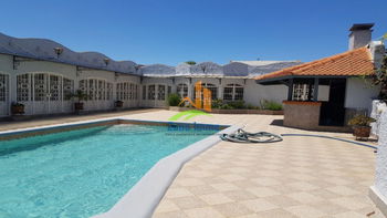 Location Villa basse F5 piscine proximité LFT Madagascar Antananarivo