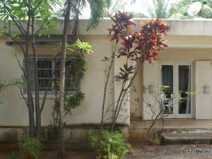 Vente vte maisons t4 t2 dans jardin-majunga madagascar Mahajanga
