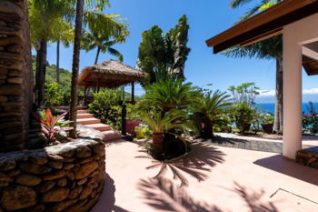 Majestueuses Villas à Moorea - Oasis Tropicale avec Vue sur le Lagon et Tahiti