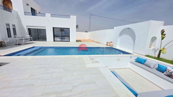 Villa neuve avec étage