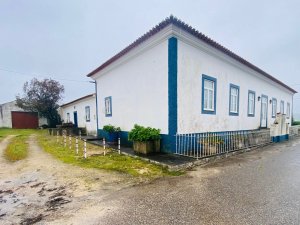 Maison de 3 chambres + 1, annexes, patio et terrain - Caldas da Rainha, Côte d'Argent
