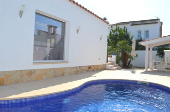Location Agréable maison piscine Empuriabrava 236 Espagne