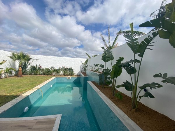 Vente villa piscine s+4 hammamet zone theatrec Nabeul Tunisie
