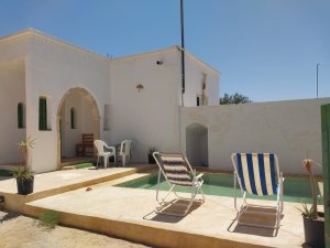 Location maison typique djerbienne erriadh proche ghriba Medenine Tunisie