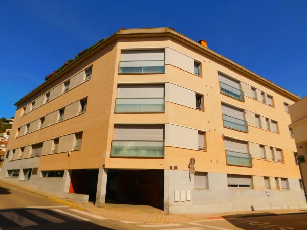vente appartement moderne terrasse parking centre Roses Costa Brava