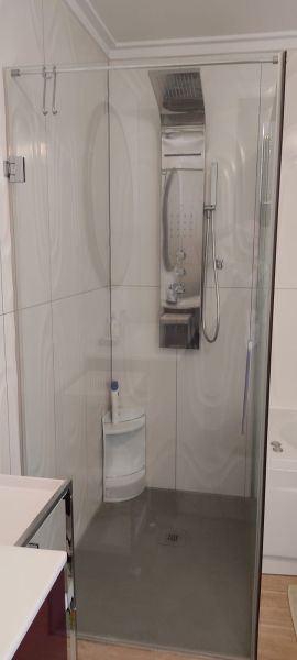 SALLE DE BAIN  ÉTAGE