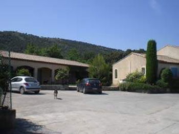 Bureau salle d&#039;attente+ Parking Proche autoroutes/ commodités Aubagne